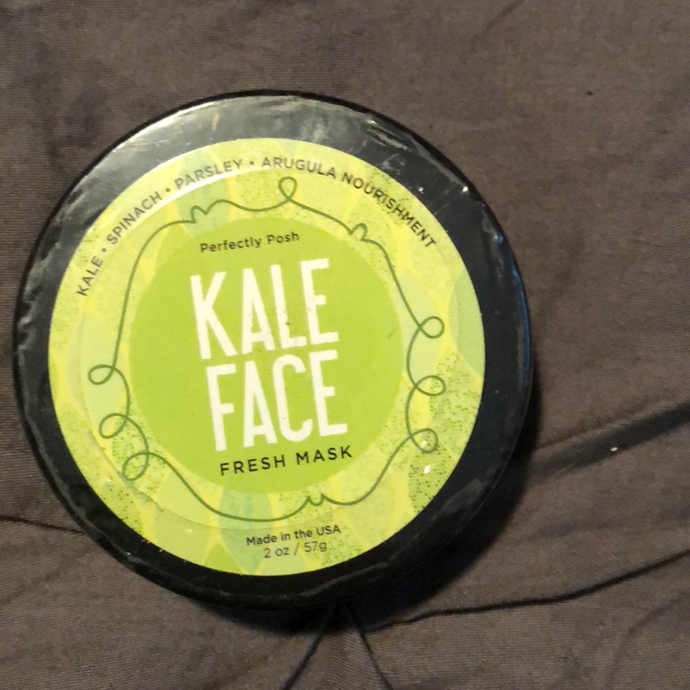 Perfectly posh kale face face mask